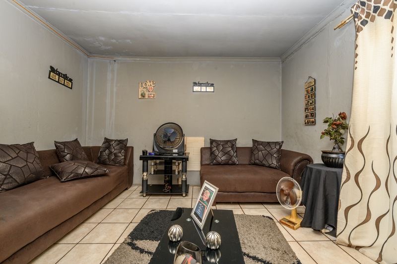 7 Bedroom Property for Sale in Algoa Park Eastern Cape